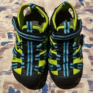 Kids' LILY & DAN Black and Green Outdoor Sandals